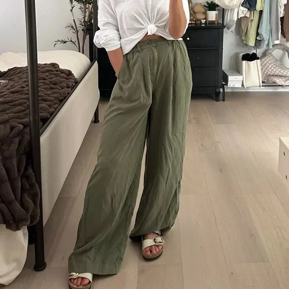 Aerie Green Drapey Chill Wide Leg Trouser Pants